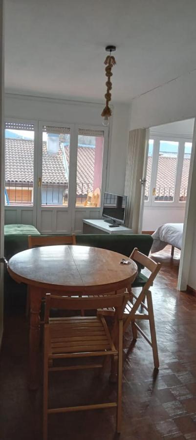 Luminoso, Centrico Y Silencioso Apartamento Jaca Dış mekan fotoğraf