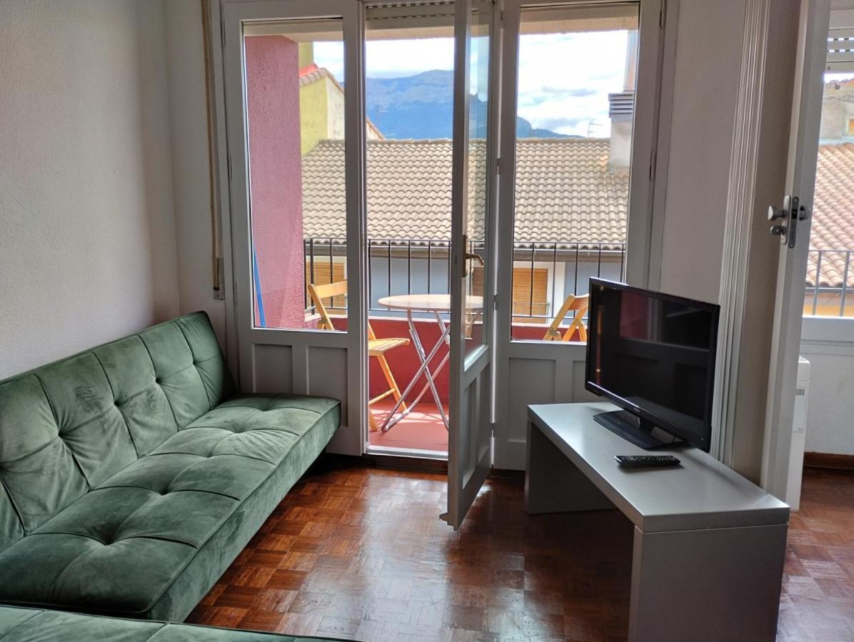 Luminoso, Centrico Y Silencioso Apartamento Jaca Dış mekan fotoğraf